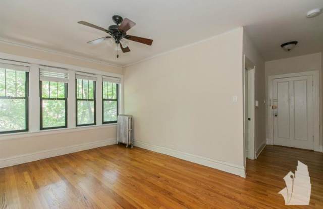 2177 W Giddings Gallery 4
