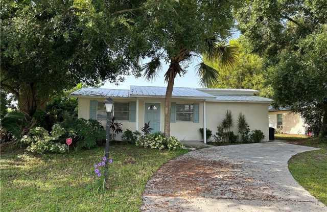 1125 Gifford Avenue S photos photos