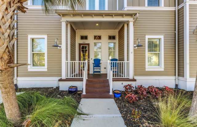 289 SAPPHIRE LAKE Drive Gallery 2