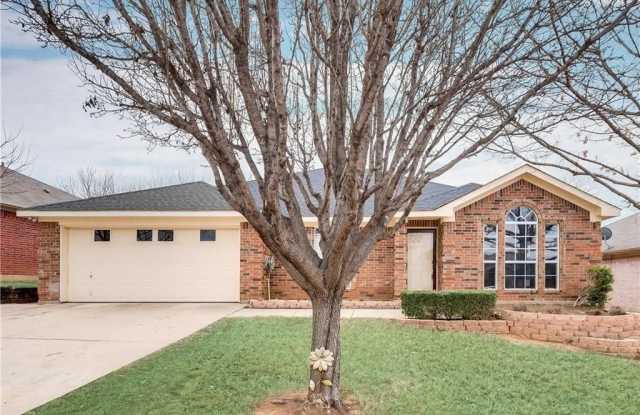 626 Saint Eric Drive - 626 Saint Eric Drive, Mansfield, TX 76063