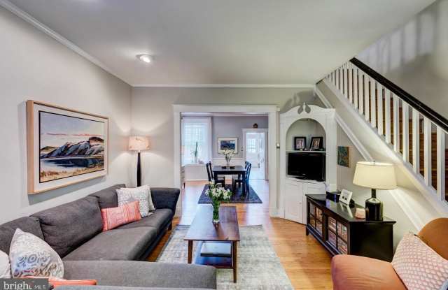 3402 UNIVERSITY PLACE Gallery 3