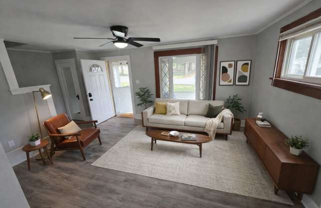 Recently Updated 2 Bedroom House Ready for Move In! photos photos