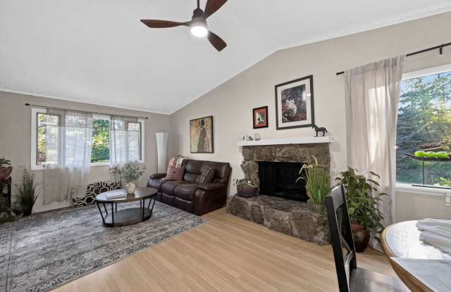 Beautifully Updated 3-Bedroom Evergreen Mountain Home with Private Office, Rock Fireplace & Patio Gallery 4
