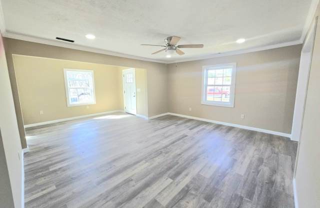 305 Kingtown Street Gallery 3