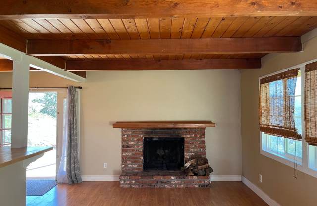 Perfect 2/2 in Bear Valley Springs Gallery 4