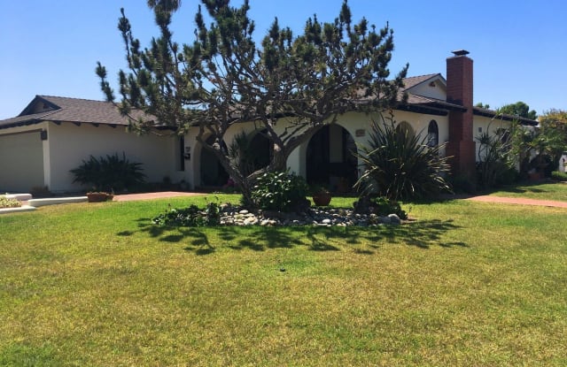 1811 Iowa St - 1811 Iowa Street, Costa Mesa, CA 92626