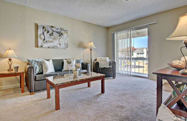 Woodland HIlls Apartments photos photos