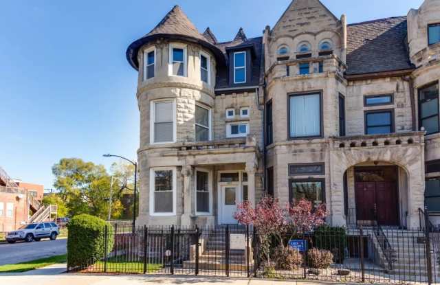 4235 South King Drive - 3 photos photos