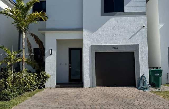 15826 SW 136th Way - 15826 Southwest 136 Way, Country Walk, FL 33196