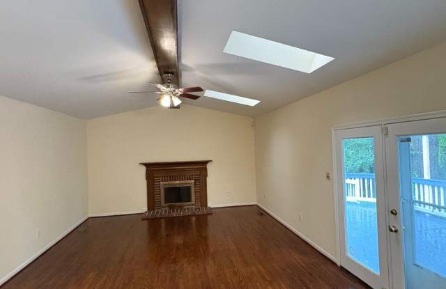 3502 HOLLY Road Gallery 3