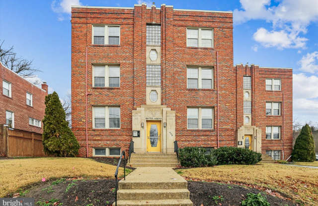 305 WHITTIER Street NW unit: 301 photos photos