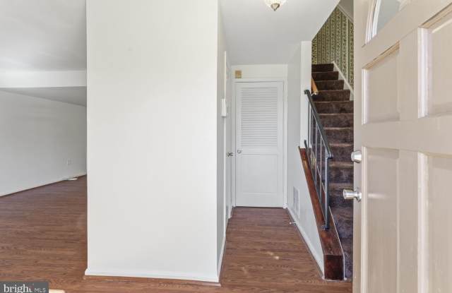 1397 POTOMAC HEIGHTS Drive Gallery 2