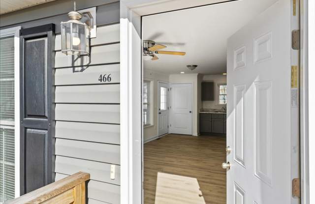 The Home You’ve Been Searching For! *Utilities  Furniture can be added with a rental premium.* photos photos