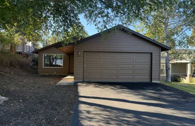 Midtown 3 Bed/2 Bath Single Family Home - Norton Ave Gallery 1