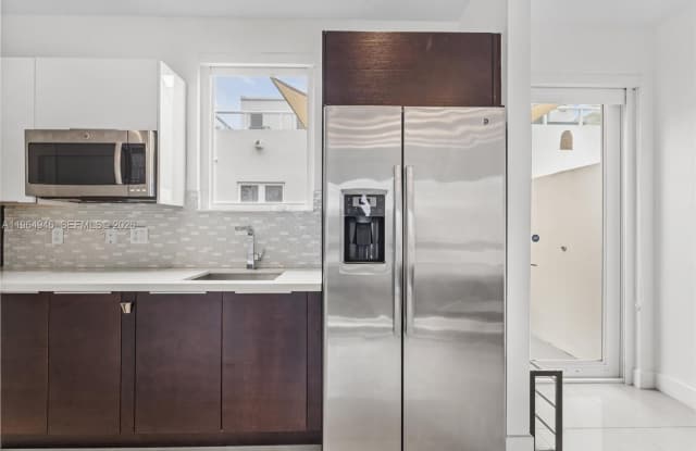 10560 NW 64th Ter photos photos