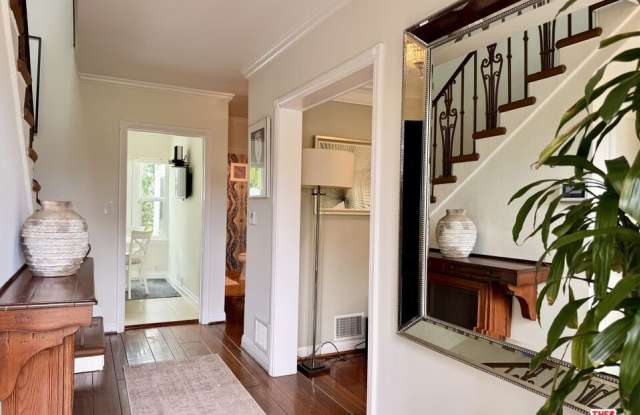 1306 Holmby Ave Gallery 2