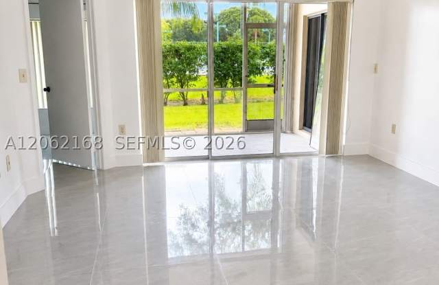 16341 Malibu Dr Gallery 3