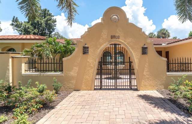 5810 BAHAMA SHORES Drive S Gallery 4