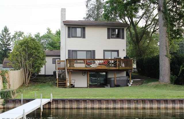 10094 ELIZABETH LAKE RD - 10094 Elizabeth Lake Road, Oakland County, MI 48386
