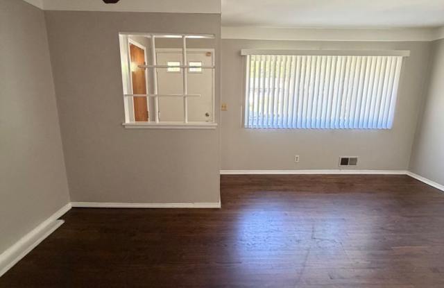 Lovely 3 Bedroom Pontiac Home Gallery 4