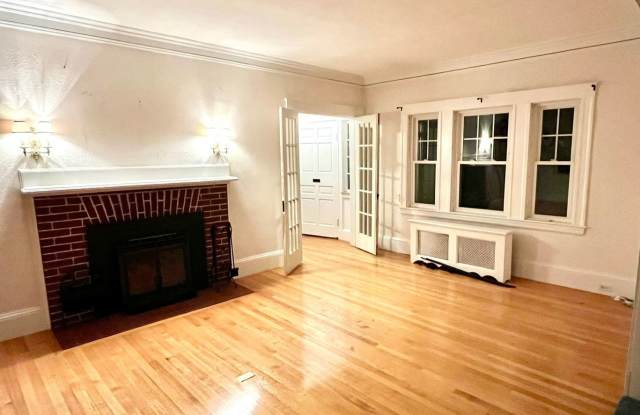 Charming 3BR House in Andover......Ideal Location Gallery 4
