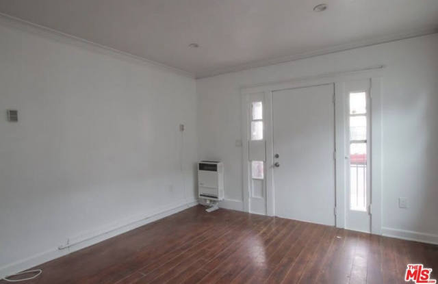 1056 W 42nd Pl photos photos