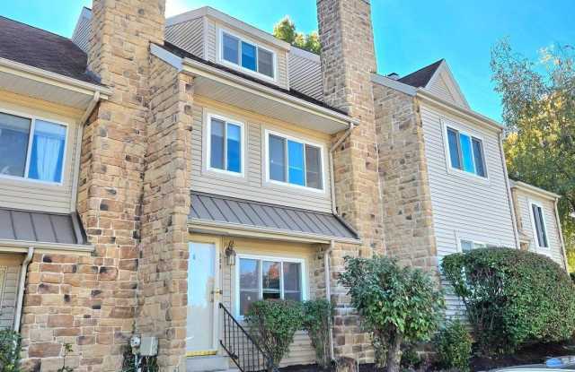 344 BRIGADE COURT - 344 Brigade Court, Chesterbrook, PA 19087