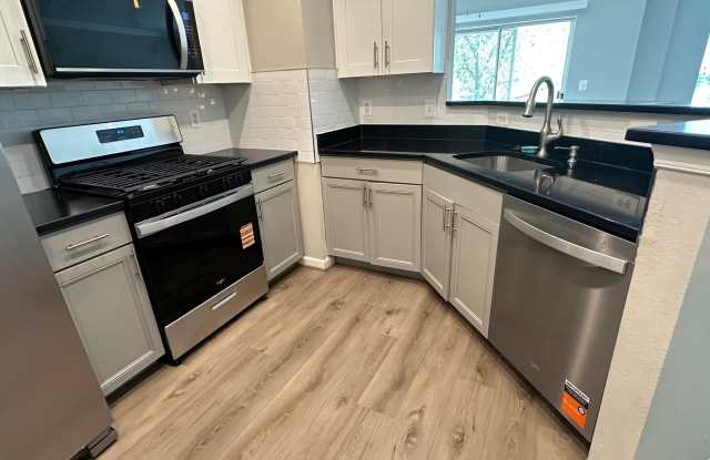 12834 FAIR BRIAR Lane Gallery 3