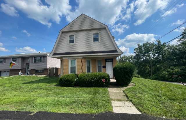 AVAILABLE NOW!! 3 BED 1 BATH SINGLE FAMILY HOME! photos photos