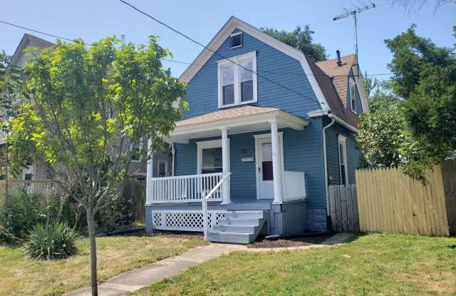 1112 Oberlin Avenue Gallery 2