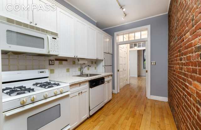 328 West 17th Street Gallery 4