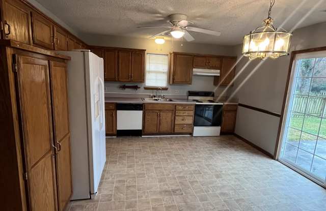1007 Foxridge Drive Gallery 3