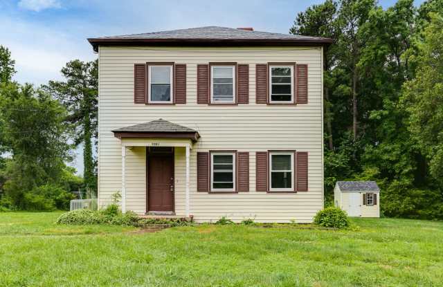 Large West End Rental off of Three Chopt Rd. ***Available Early-Mid August*** photos photos