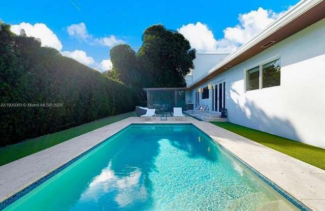 397 Harbor Ct - 397 Harbor Court, Key Biscayne, FL 33149