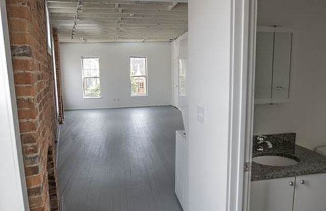 30 W. Fifth Avenue Gallery 4