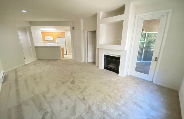 Advent - Low Deposit W/ Laundry  Parking photos photos