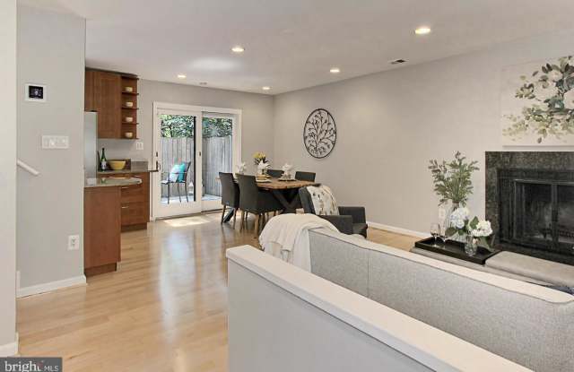 11307 GEDDYS COURT Gallery 3