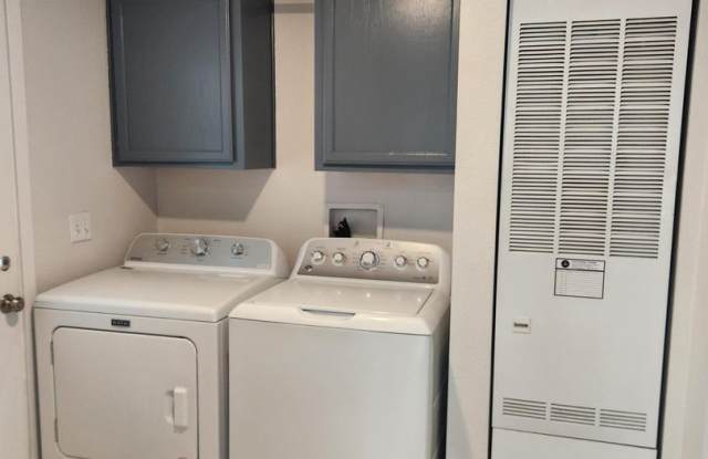 3 Bedroom, 2 Bathroom House on active Farm Gallery 3