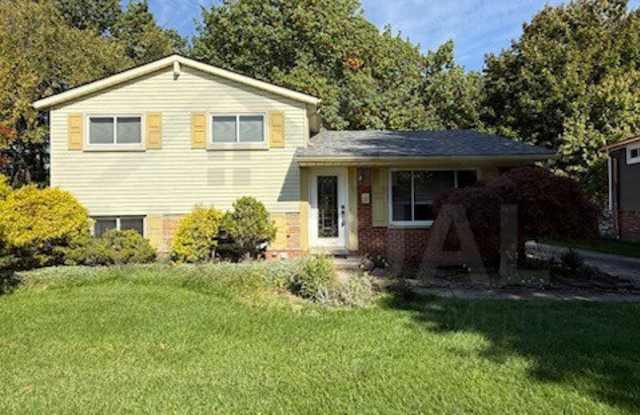 41664 River Oaks Drive Gallery 1