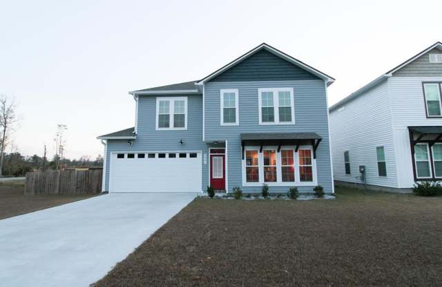 2 story home in Hahira - 3901 Betty's Place, Lowndes County, GA 31632