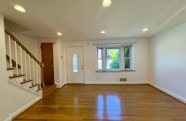 $250 Off 1st Month!!! Charming 3 Bedroom/2 Bathroom Townhome in Loch Raven, MD! Gallery 3