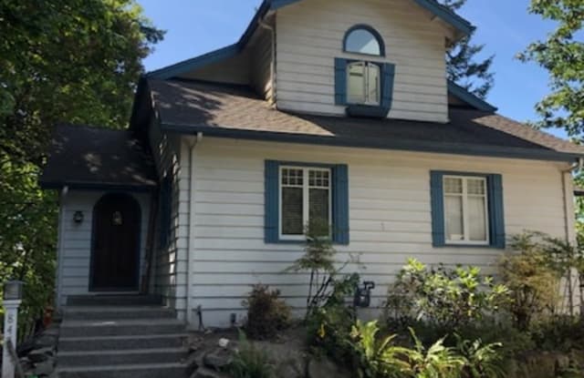 8473 W Mercer Way - 8473 West Mercer Way, Mercer Island, WA 98040