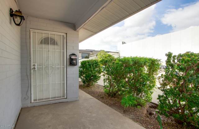 733 E MARLETTE Avenue Gallery 3