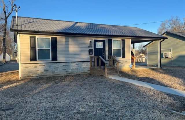 1239 N Ash Street - 1239 North Ash Street, Nevada, MO 64772 1239 N Ash Street - 1239 North Ash Street, Nevada, MO 64772