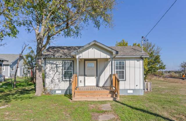 603 E 3rd St Taylor, TX 76574 - 603 East 3rd Street, Taylor, TX 76574