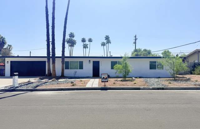AVAILABLE NOW!! 3 BEDROOM 2 BATHROOM Home in Palm Desert! photos photos
