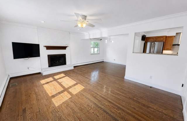 40 Edgewood Road Gallery 3