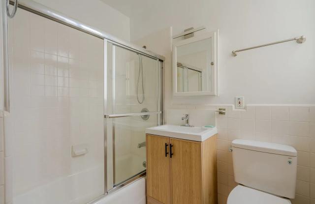 1931 Santiago St Apt 1A Gallery 4