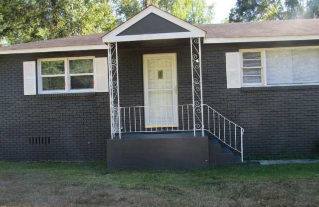 1616 Mathis Circle Gallery 2