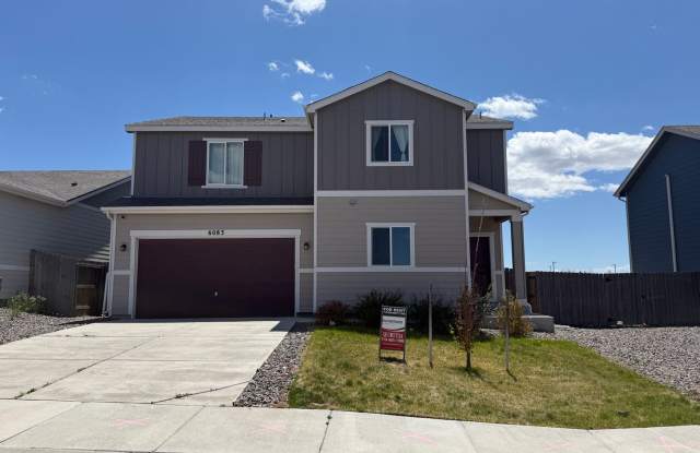 4 Bed 3 Bath Home Minutes Away from Ft. Carson, Peterson SFB , & Schriever SFB!! photos photos